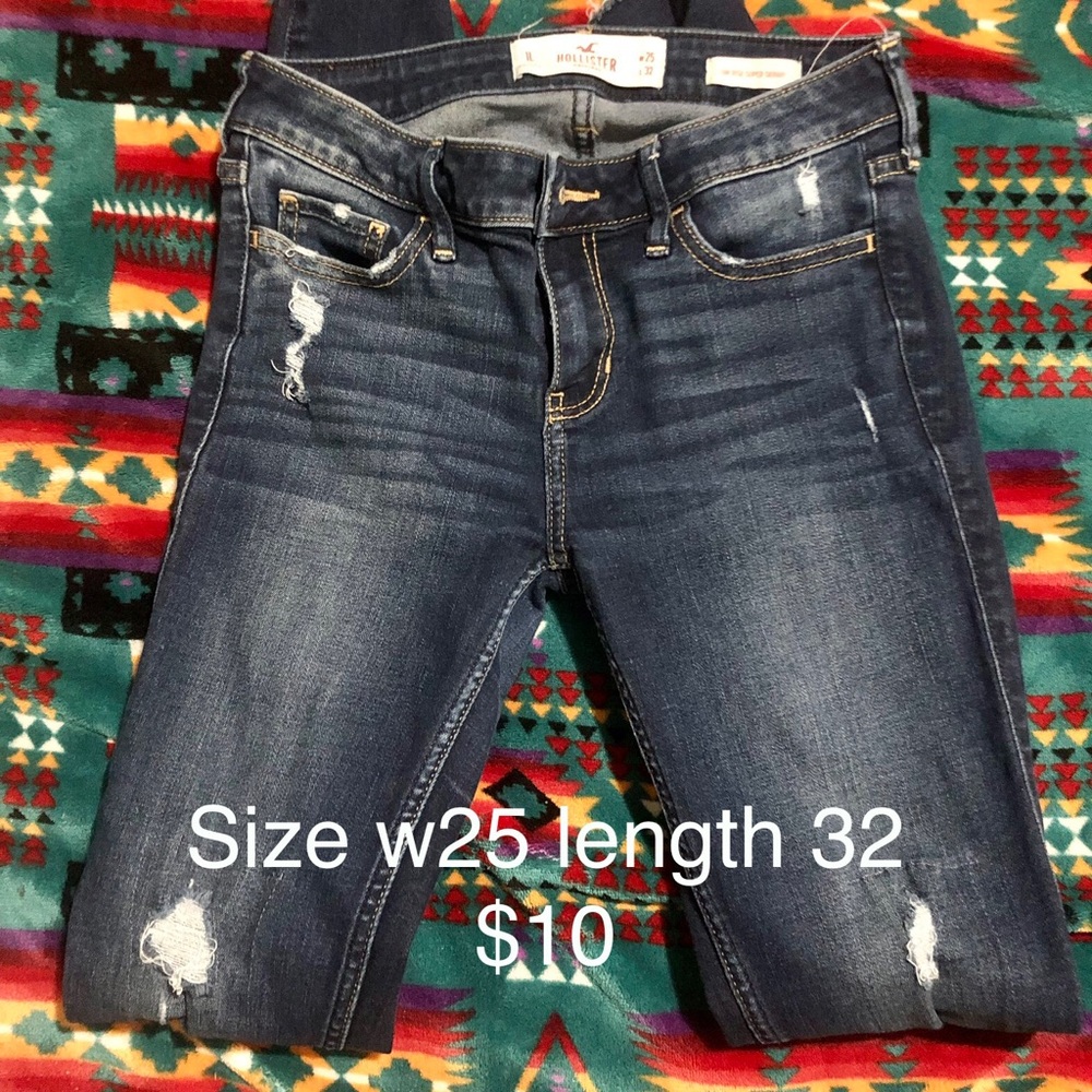 Junior’s Hollister Jeans